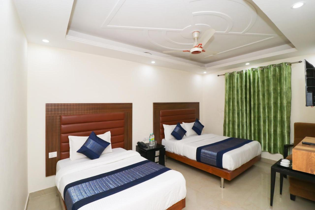 Belwood Suites - Near Airport Hotel