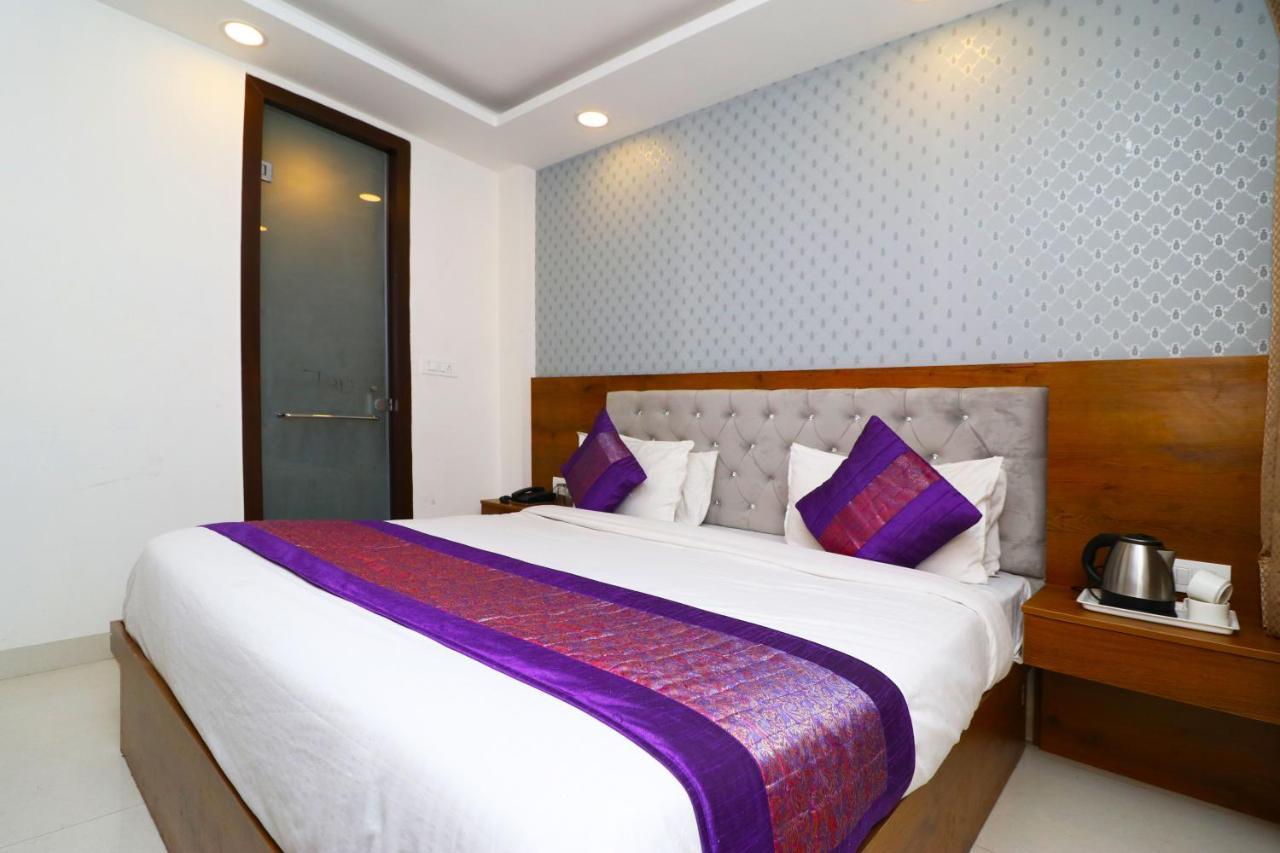Belwood Suites - Near Airport 3* New Delhi