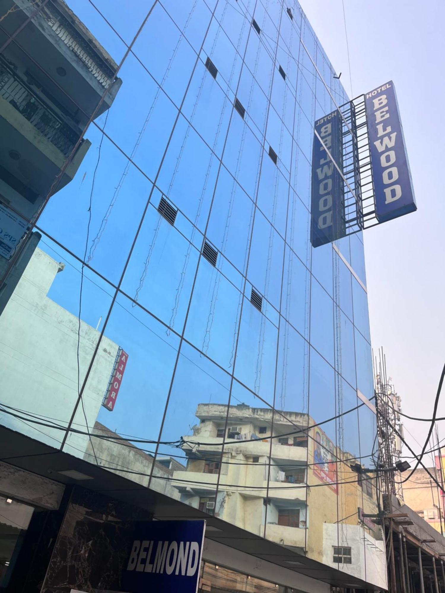 Belwood Suites - Near Airport 3* New Delhi